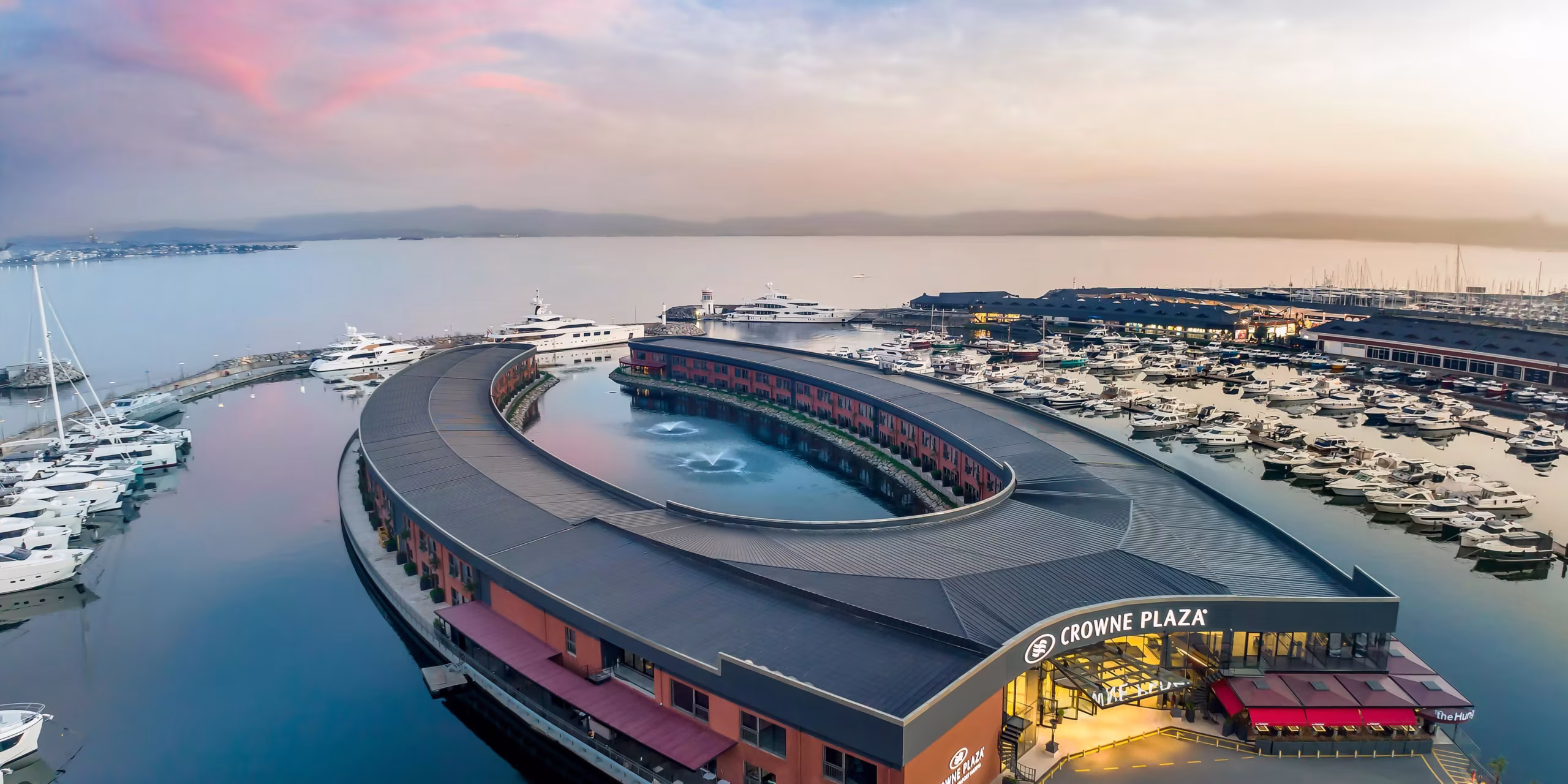 Tuzla Crown Hotel